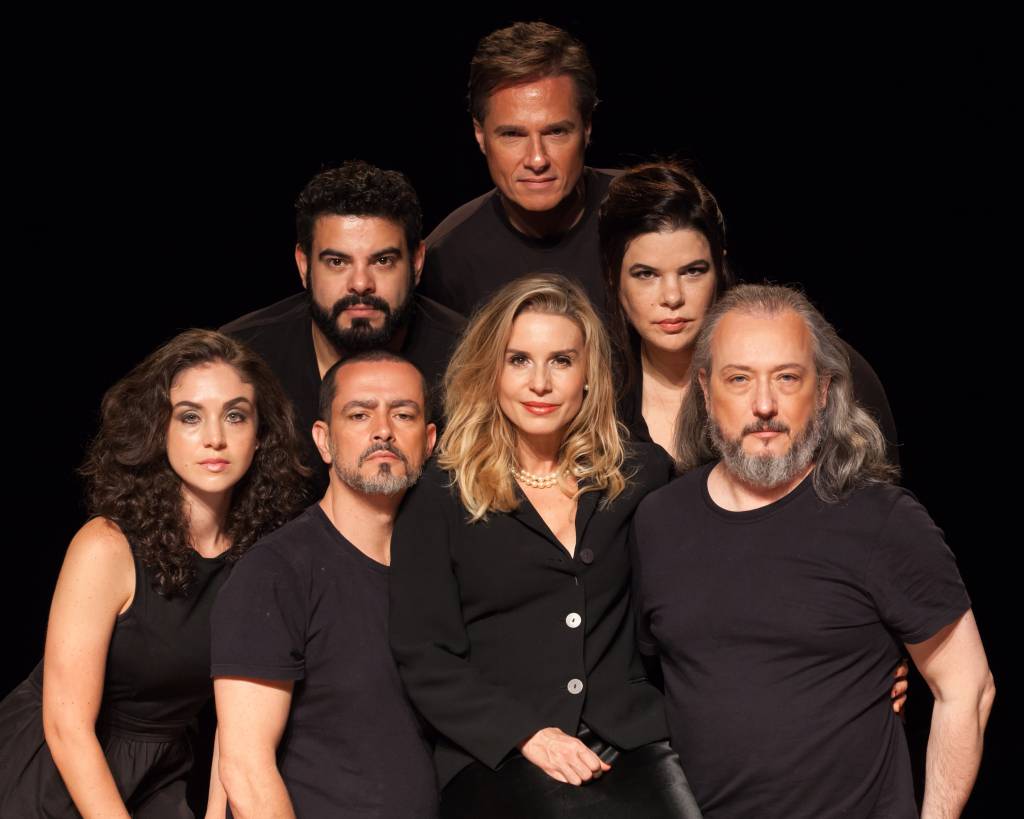 O elenco de "O Misantropo":  comédia de Molière dirigida por Marcio Aurelio (Foto: Divulgação)
