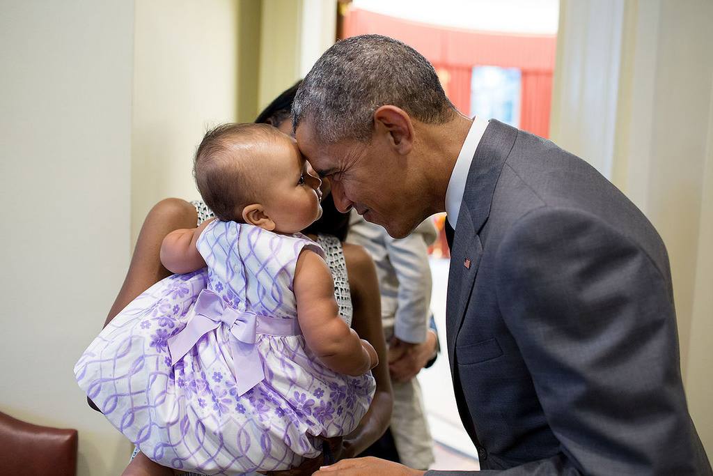 Obama aprova lei a favor de trocador de bebê em banheiros masculinos