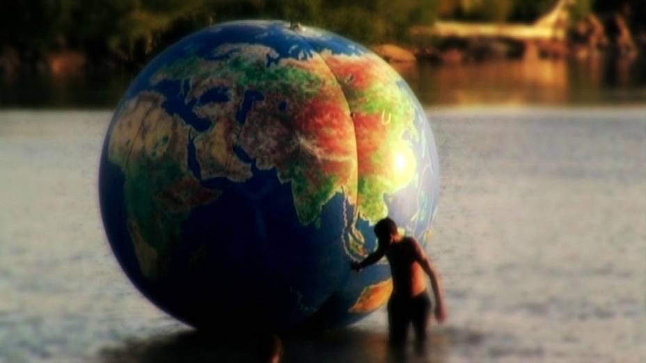 Ojos Bien Abiertos: diretor Gonzalo Arijón viajou pelo Brasil, Bolívia, Venezuela, Equador e Uruguai  para saber o que está acontecendo na América do Sul