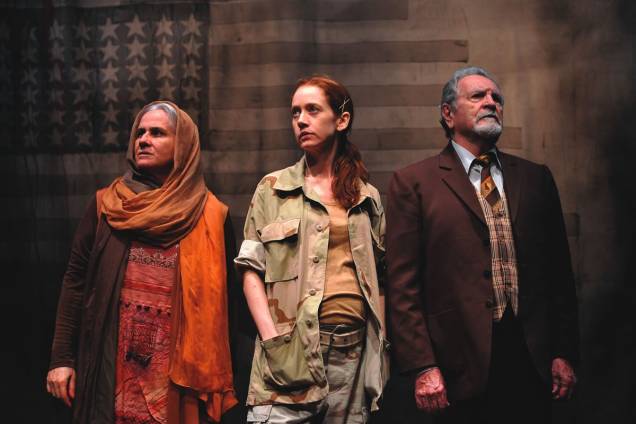 Testemunhos sobre a barbárie: Vera Holtz, Camila Morgado e Antonio Petrin protagonizam Palácio do Fim Testemunhos sobre a barbárie: Vera Holtz, Camila Morgado e Antonio Petrin protagonizam Palácio do Fim