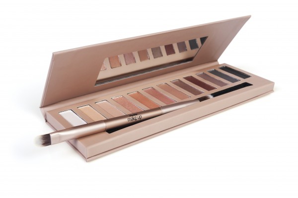 paleta-nude-classic-com-pincel-panvel-make-up_r4995-e1478207642569