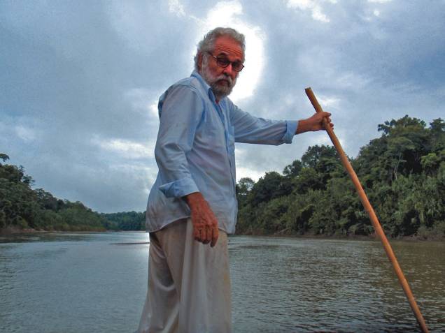 O sertanista José Carlos Meirelles, no documentário Paralelo 10: do Acre à fronteira do Peru pelo Rio Envira