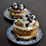 O ideal é montar o pavê em três ou quatro camadas e cada panetone de 1 kg rende dois doces