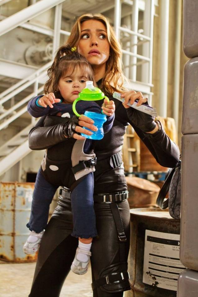 Jessica Alba nos afazeres de mãe, madrasta e espiã: Pequenos Espiões 4 Jessica Alba nos afazeres de mãe, madrasta e espiã: Pequenos Espiões 4