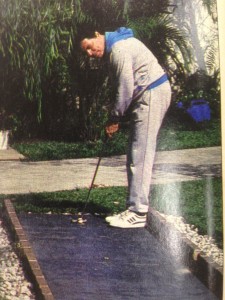 Silvio Santos praticava mini-golfe em sua mansão no Morumbi (Foto: Manoel Motta)