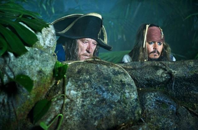 Geoffrey Rush e Johnny Depp juntos novamente: a dupla é dirigida pelo cineasta Rob Marshall