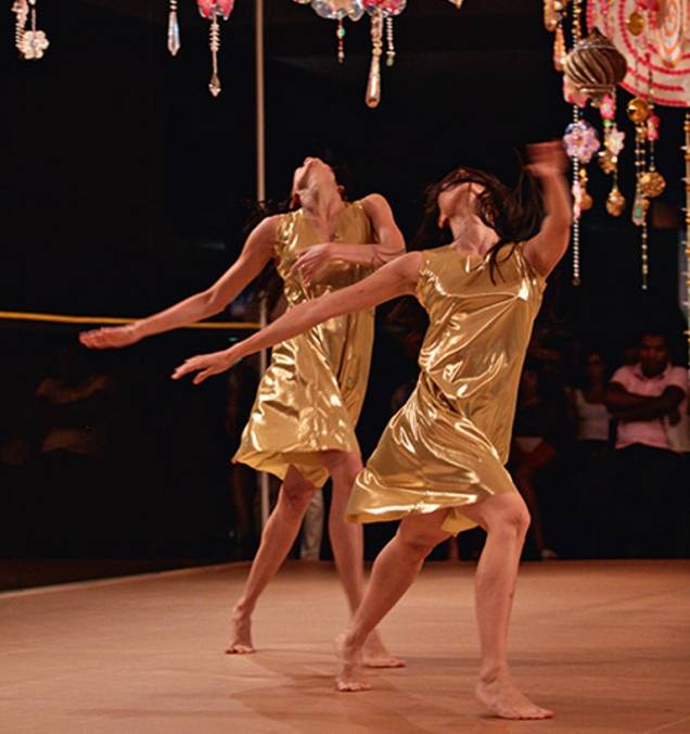 Bailarinas da Companhia Márcia Millhazes em Camélia