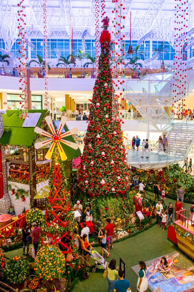 A decoração de Natal do Shopping Metrô Tucuruvi é inspirada na sustentabilidade