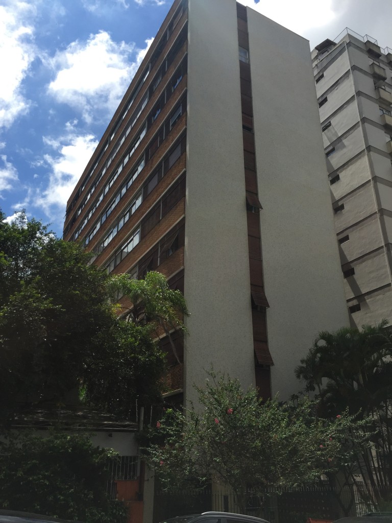 Edifício onde Sandro Lula da Silva mora em apatramento emprestado pelo amigo Roberto Teixeira: pai é alvo de nova ação da Operação Lava-Jato 