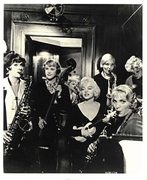 Curtis, Lemmon, Marilyn e a banda em ‘Quanto Mais Quente Melhor’: trama ambientada na Chicago da Lei Seca