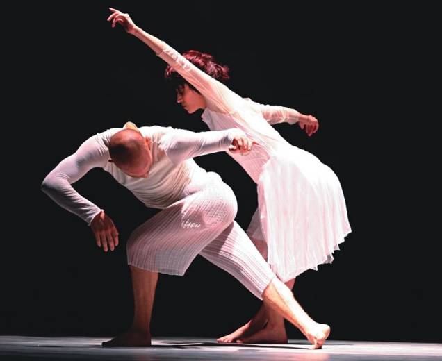 A goiana Quasar Cia. de Dança mostra a coreografia Só Tinha de Ser com Você A goiana Quasar Cia. de Dança mostra a coreografia Só Tinha de Ser com Você