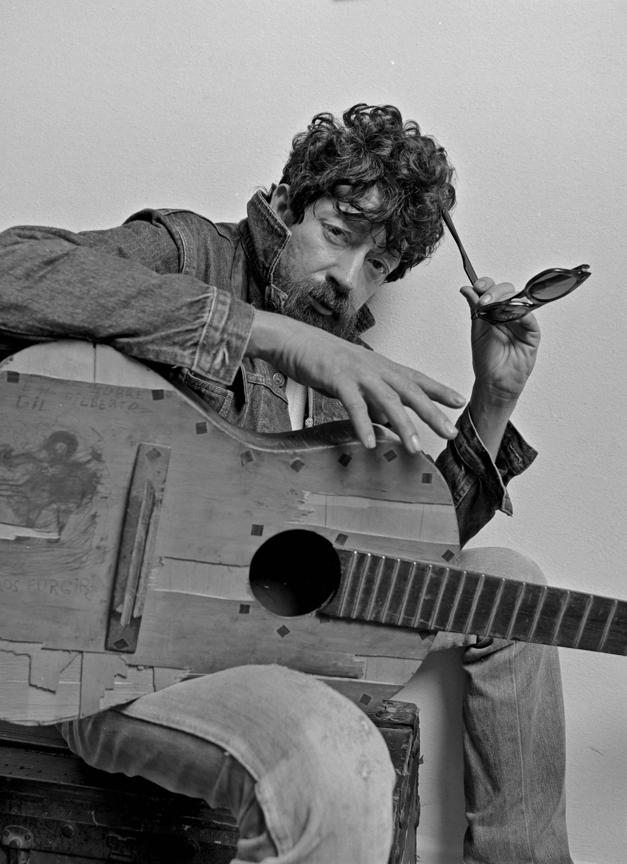 raul-seixas-em-cena-do-documentario-raul-o-inicio-o-fim-e-o-meio-de-walter-carvalho.jpeg