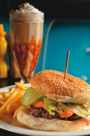 Cadillac com fritas sequinhas Cadillac com fritas sequinhas