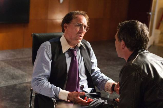 Nicolas Cage em cena de Reféns: na trama, criminosos jogam com os segredos de uma família Nicolas Cage em cena de Reféns: na trama, criminosos jogam com os segredos de uma família