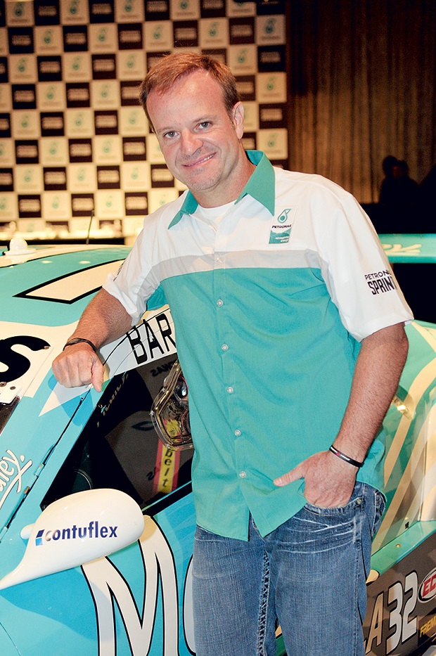 Rubens Barrichello: "lentidão" faz engordar o bolso em campanha de velocidade de internet 4G da Vivo