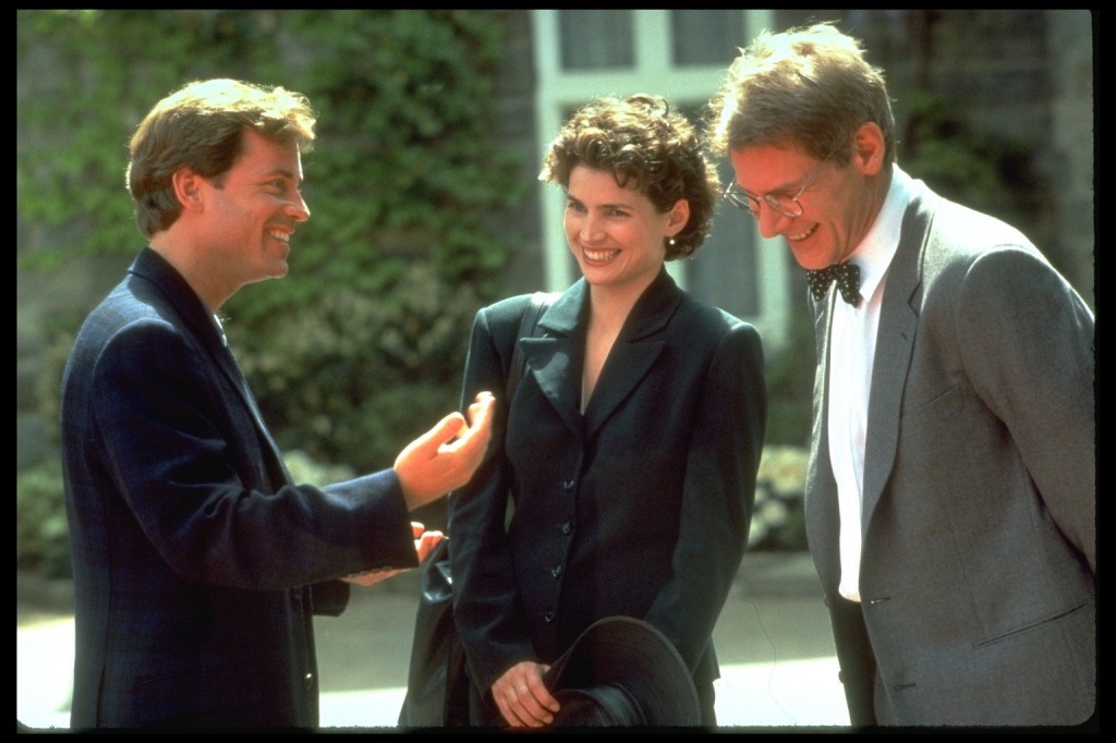 Sabrina (1995) - O original, de 1954, tinha Audrey Hepburn, que foi substituída por... Julia (sumida) Ormond,