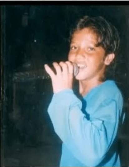 O cantor ainda quando criança