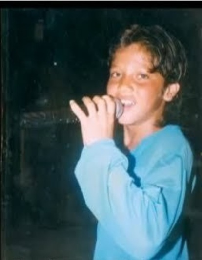 O cantor ainda quando criança