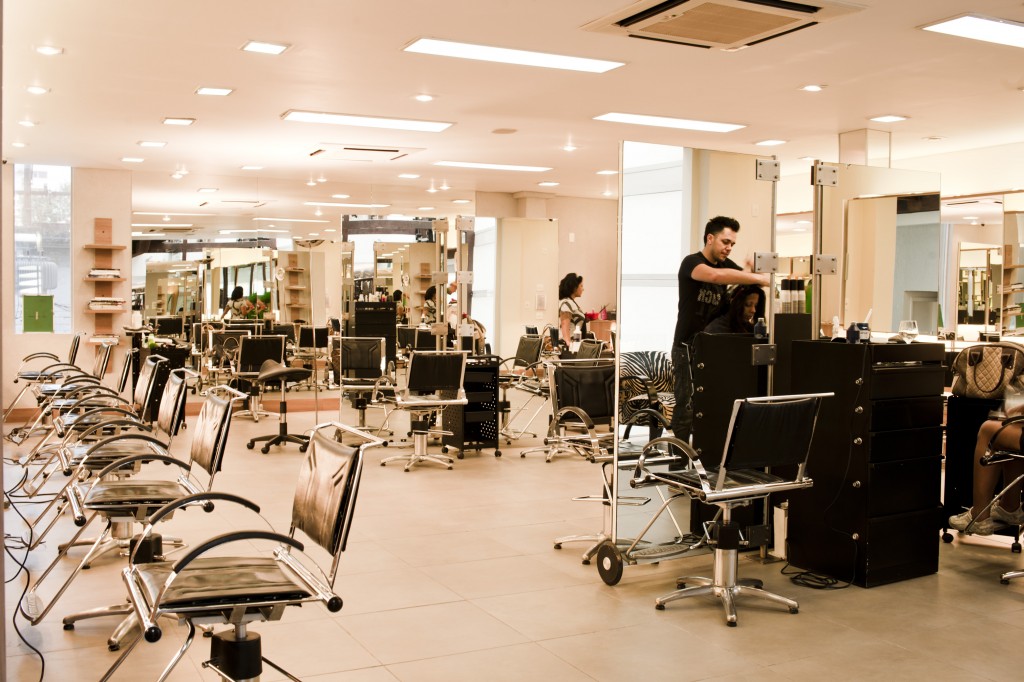 C. Kamura: espaço do cabeleireiro Celso Kamura em São Paulo