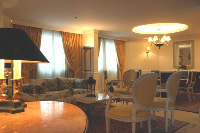 Sala de estar e jantar da suíte presidencial Sala de estar e jantar da suíte presidencial