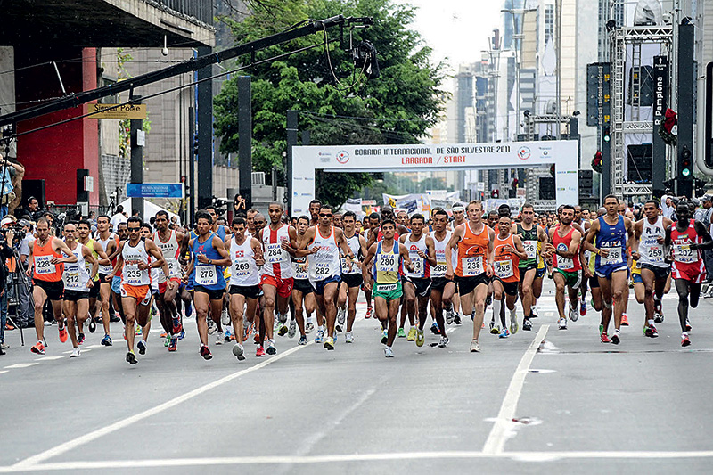 	Na Avenida Paulista,corredores participam da São Silvestre 