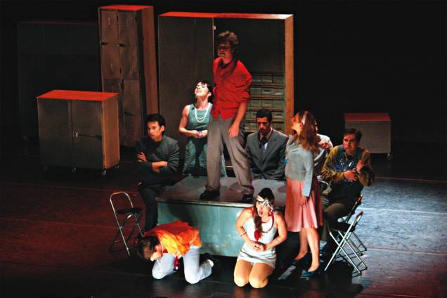 Os atores da Cia. de Teatro Rock: canções, protestos e romance Os atores da Cia. de Teatro Rock: canções, protestos e romance