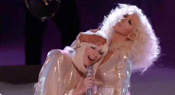 Lady Gaga e Christina Aguilera cantam juntas pela primeira vez no programa ‘The Voice’
