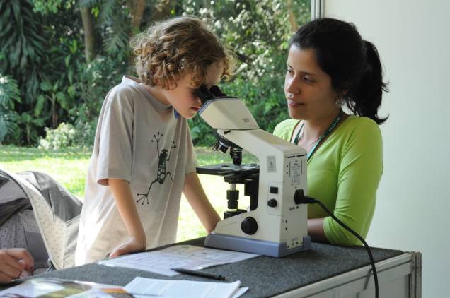 De olho: os estudantes podem ver e aprender na prática aquilo que leem nos livros De olho: os estudantes podem ver e aprender na prática aquilo que leem nos livros