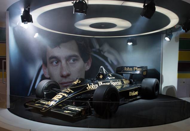 O carro que o piloto dirigiu em 1985, quando conquistou sua primeira vitória na F1, no GP de Portugal