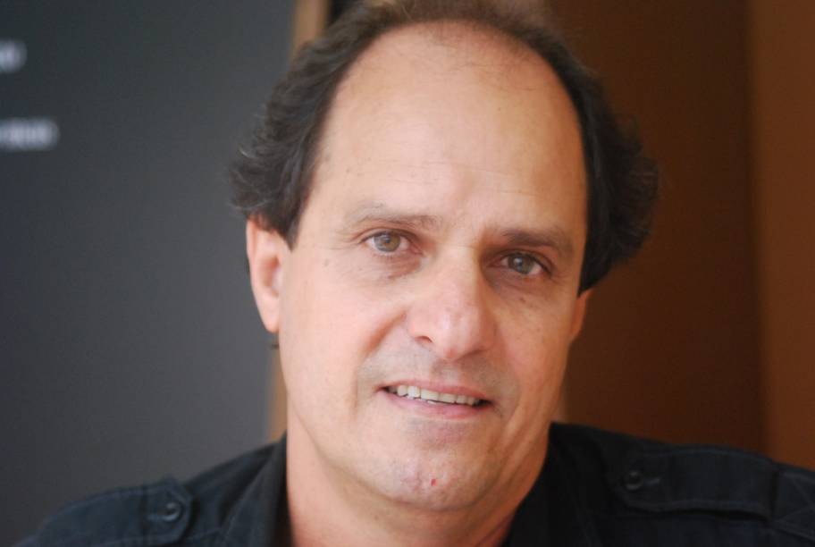 O cenógrafo J.C. Serroni é organizador do evento