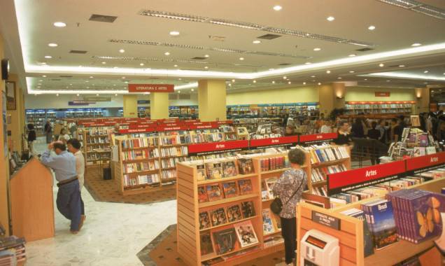 Setor de Literatura e Artes da Livraria Saraiva, no Shopping Ibirapuera