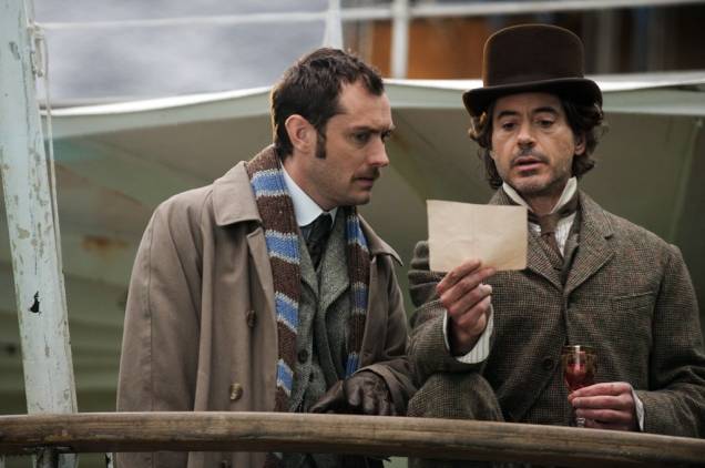 Jude Law e Robert Downey Jr. em Sherlock Holmes: O Jogo de Sombras: Guy Ritchie assume a direção novamente Jude Law e Robert Downey Jr. em Sherlock Holmes: O Jogo de Sombras: Guy Ritchie assume a direção novamente