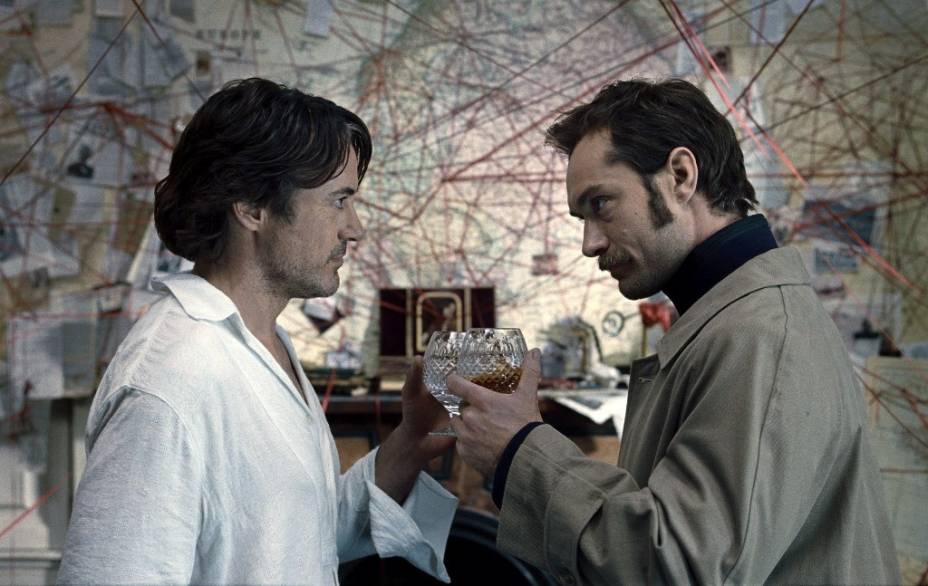 Após a morte do príncipe herdeiro da Áustria, Sherlock Holmes e Watson precisam solucionar um mistério: Sherlock Holmes: O Jogo de Sombras