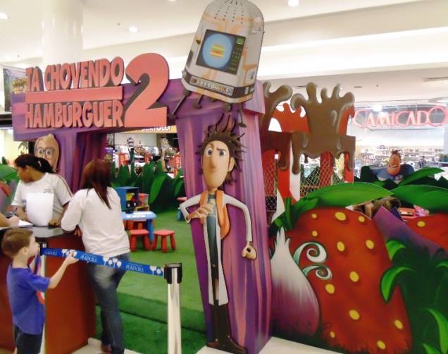 Shopping Plaza Sul apresenta atrações inspiradas no filme Tá Chovendo Hambúrguer 2