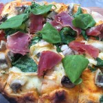 Pizza individual: preparada no forno a lenha