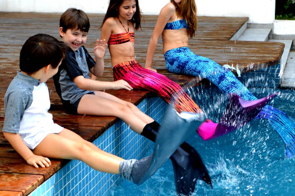 Britânica é proibida de usar fantasia de sereia em piscina pública