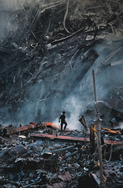 Registrada logo após o ataque ao World Trade Center, em 2001, esta imagem integra a mostra do fotógrafo americano Steve McCurry