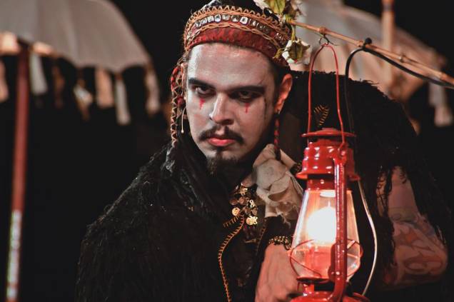 Sob a direção de Gabriel Villela, o ator Marco França lidera o elenco da estreia Sua Incelença, Ricardo III Sob a direção de Gabriel Villela, o ator Marco França lidera o elenco da estreia Sua Incelença, Ricardo III