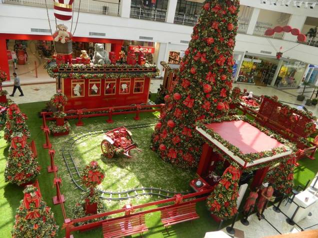 Decoração de Natal e Papai Noel - Shopping Taboão
