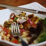 Salada de brotos e grãos