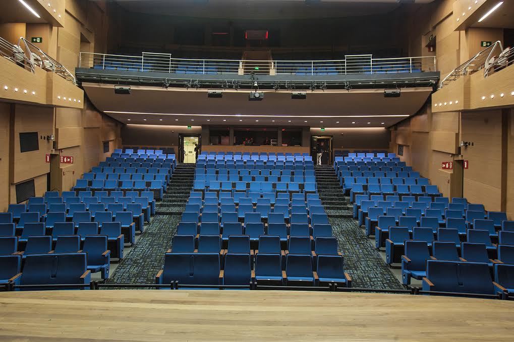 Plateia e balcão do Teatro Porto Seguro: 508 lugares (Foto: Mario Rodrigues)