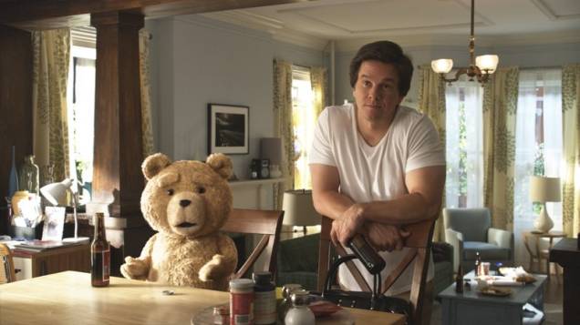 Ted: comédia para adultos traz um solteiro que precisa se livrar de seu urso de infância