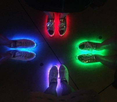 Sapato com sola de LED para adultos é o “novo passo” da moda