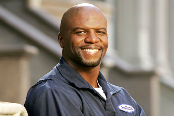 Terry Crews stars as Julius in EVERYBODY HATES CHRIS on The CW. Gallery photo: Robert Voets  ©2005 CBS Broadcasting Inc. All Rights Reserved.