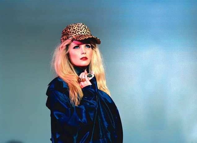 A estilosa vocalista Mette Lindberg: músicas na trilha de seriados e comerciais A estilosa vocalista Mette Lindberg: músicas na trilha de seriados e comerciais