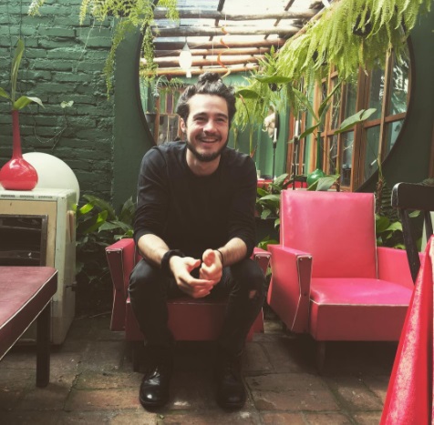 Tiago Iorc faz pedido inusitado em seu Instagram e deixa os fãs curiosos