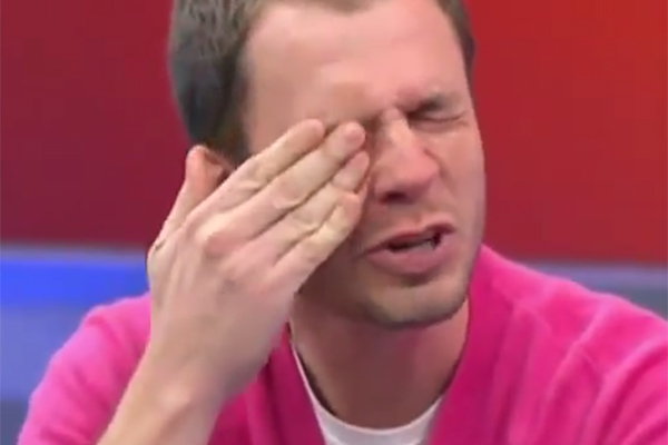 Tiago Leifert se emociona e chora na despedida do ‘Globo Esporte’