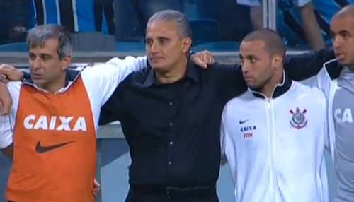 Pato perde pênalti para Corinthians e vira piada na internet