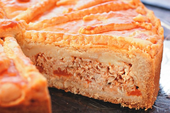 Opção de frango e catupiry: para aquecer, bastam 15 minutos no forno Opção de frango e catupiry: para aquecer, bastam 15 minutos no forno