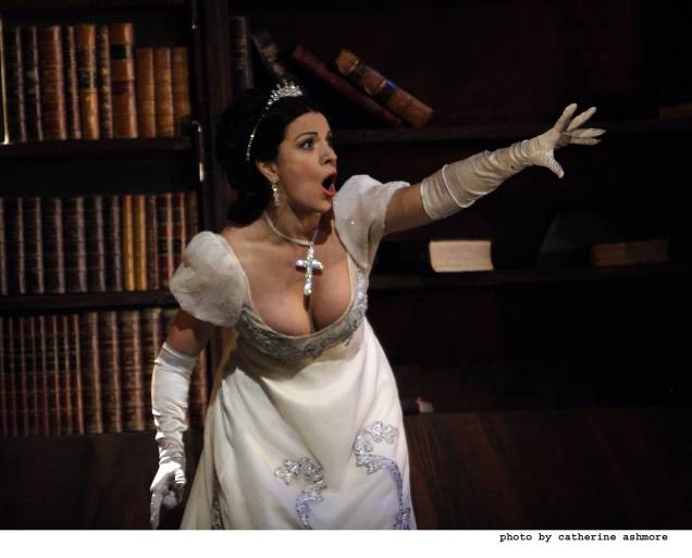 Royal Opera House apresenta Tosca, de Puccini: triângulo amoroso